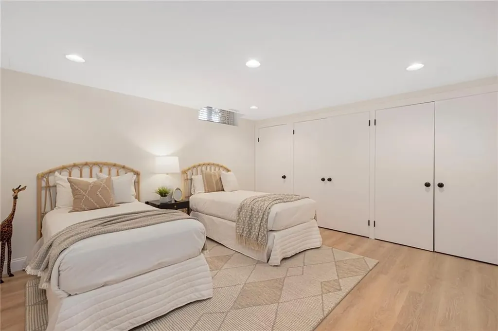 25 Linden Drive Providence RI 02906