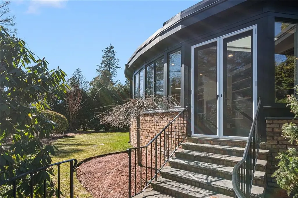25 Linden Drive Providence RI 02906