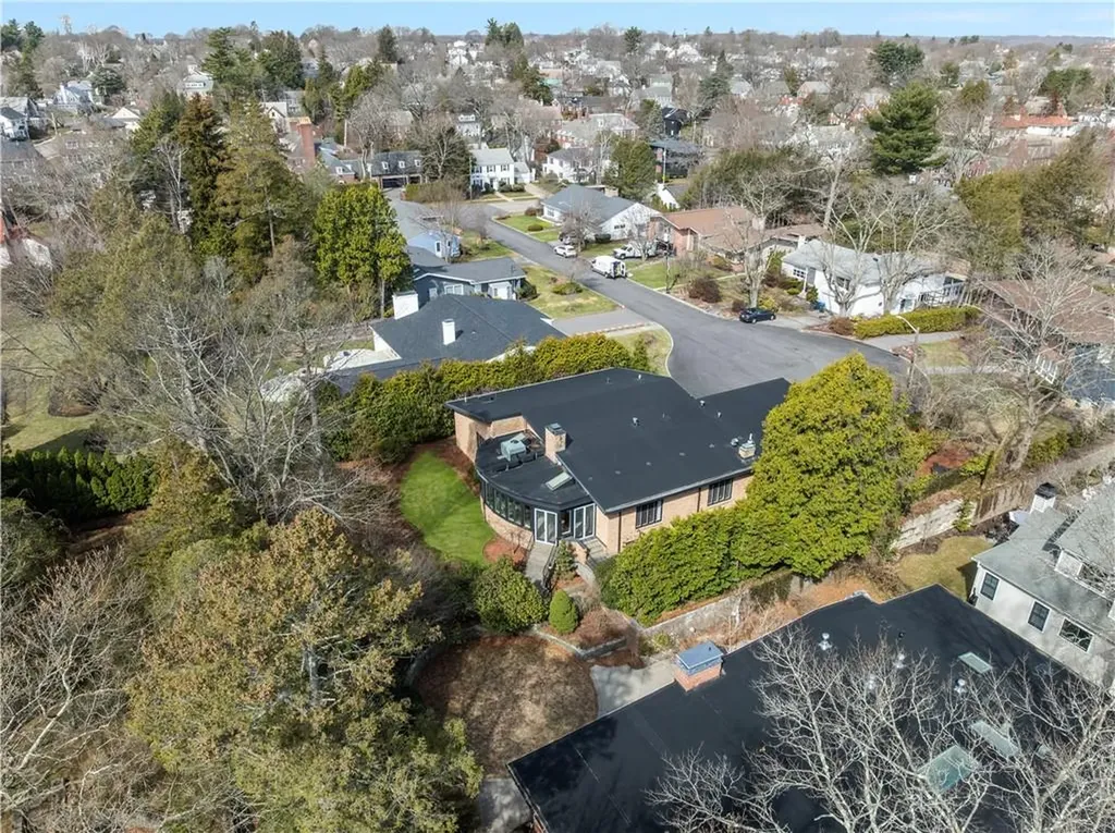 25 Linden Drive Providence RI 02906