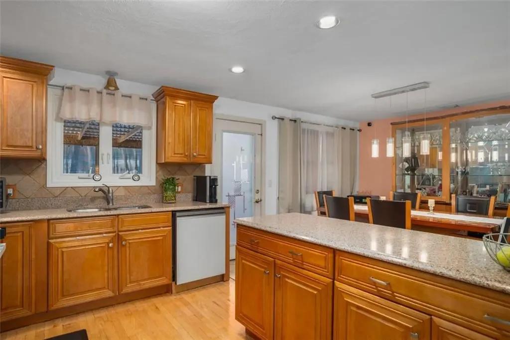 3 Vineland Avenue North Providence RI 02911