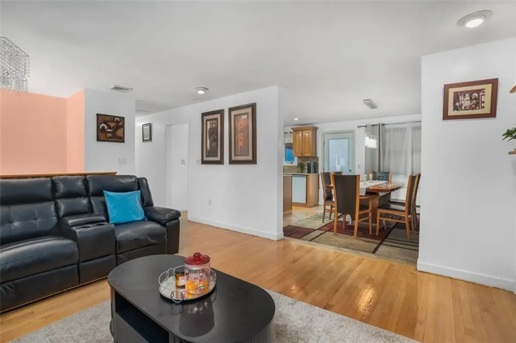 3 Vineland Avenue North Providence RI 02911