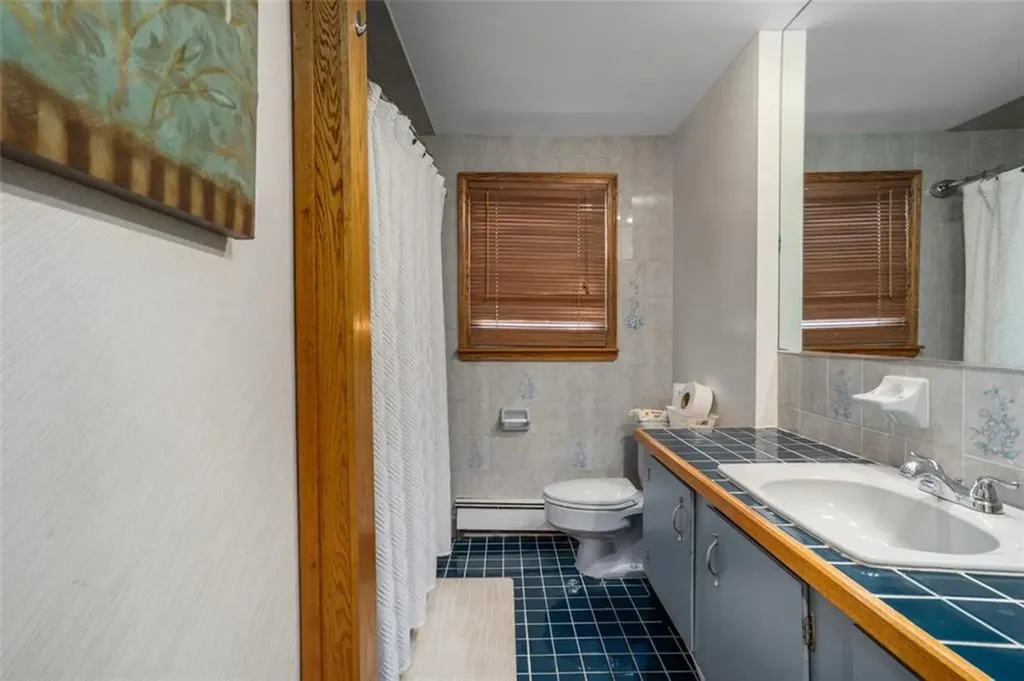 3 Vineland Avenue North Providence RI 02911