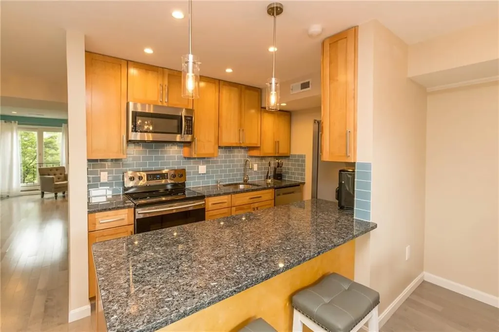 319 Swans Wharf Row Newport RI 02840