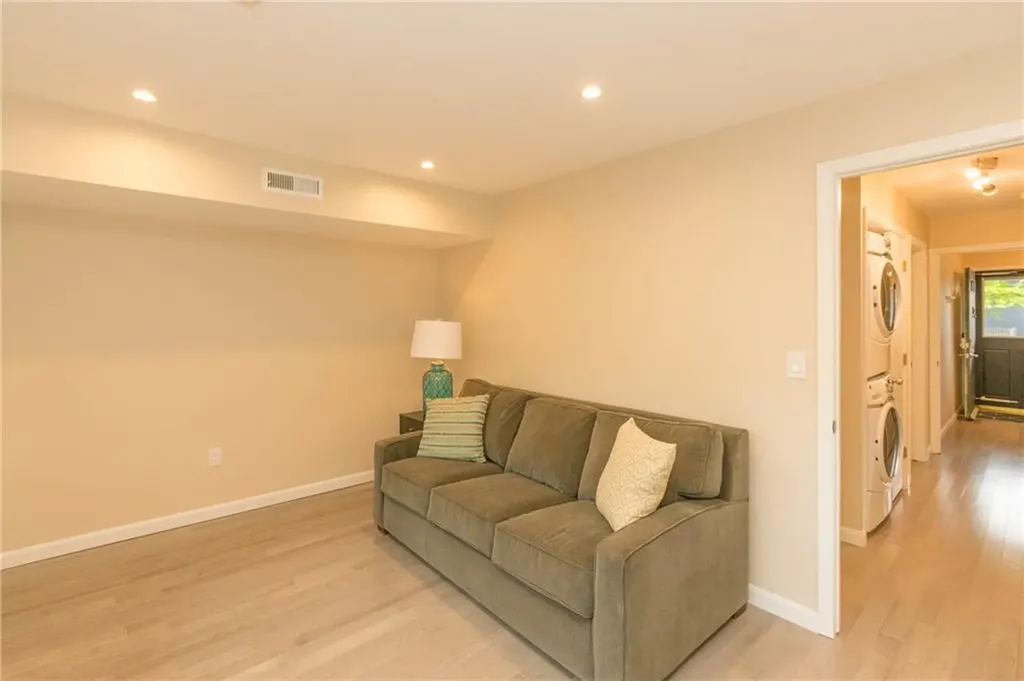 319 Swans Wharf Row Newport RI 02840