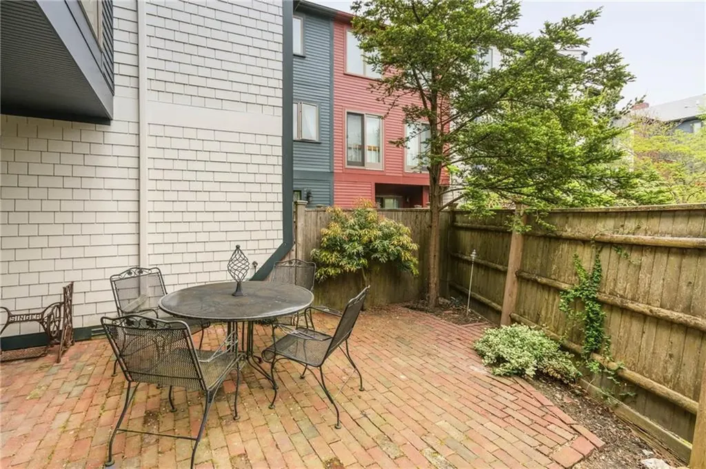 319 Swans Wharf Row Newport RI 02840