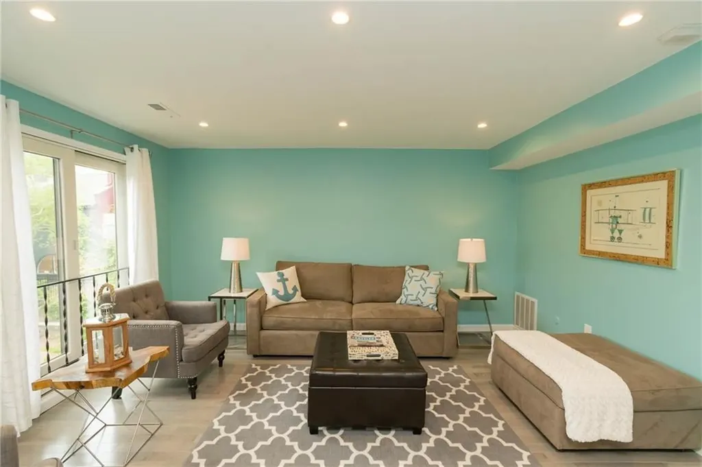 319 Swans Wharf Row Newport RI 02840