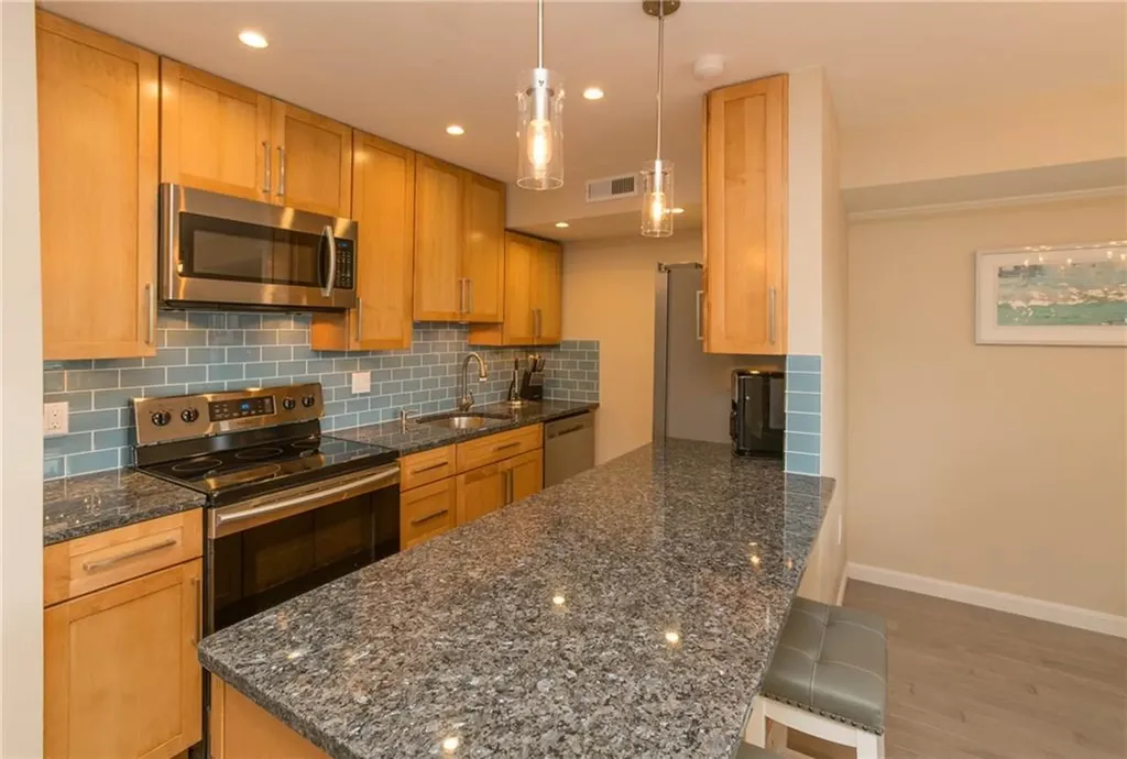319 Swans Wharf Row Newport RI 02840