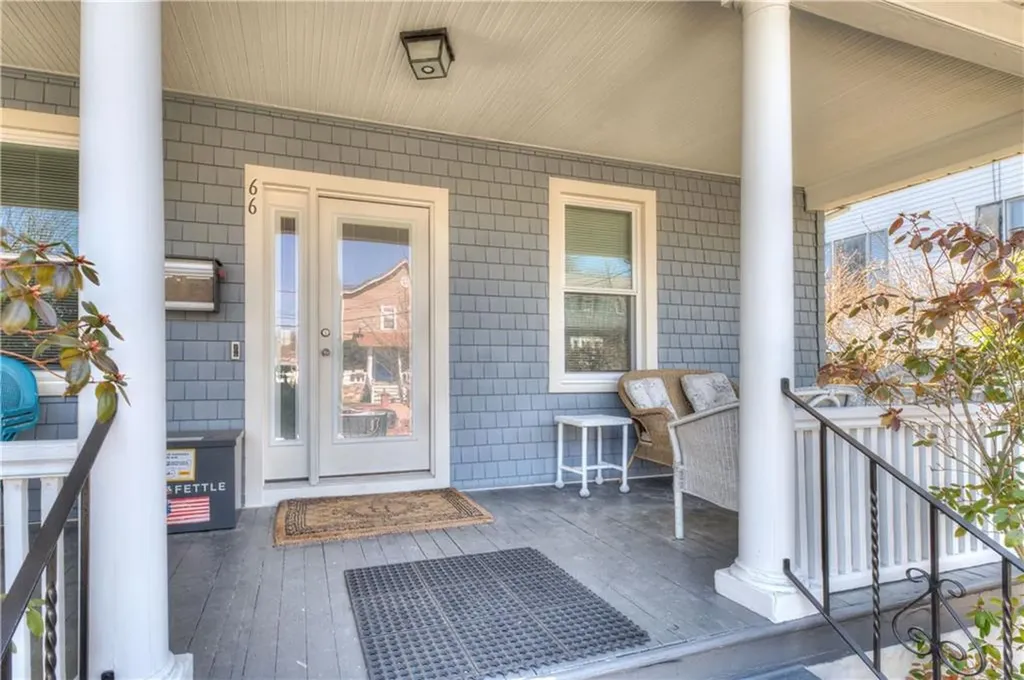 66 Roanoke Street Providence RI 02908