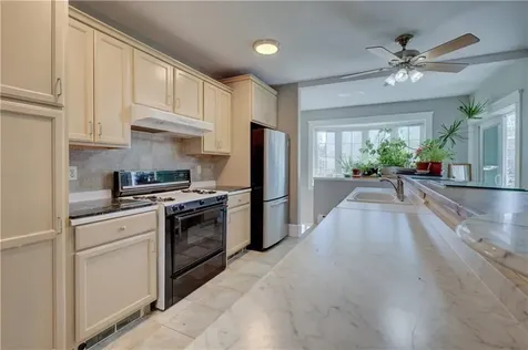 66 Roanoke Street Providence RI 02908