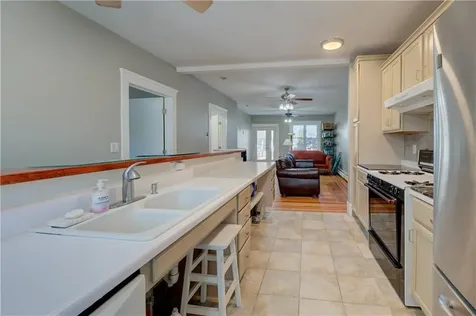 66 Roanoke Street Providence RI 02908