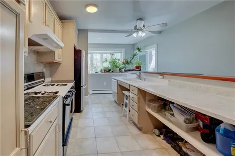 66 Roanoke Street Providence RI 02908