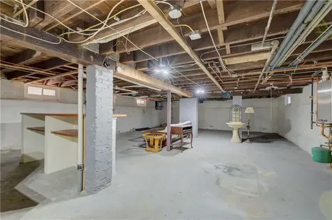 66 Roanoke Street Providence RI 02908