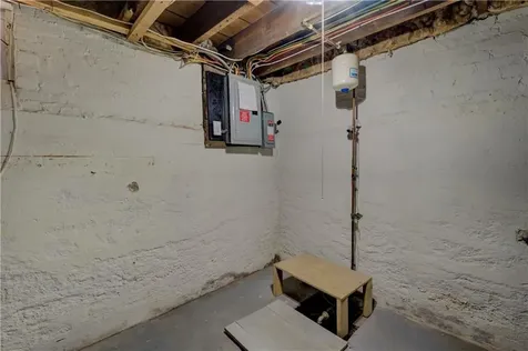 66 Roanoke Street Providence RI 02908