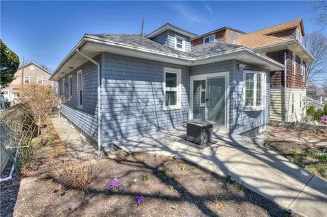 66 Roanoke Street Providence RI 02908