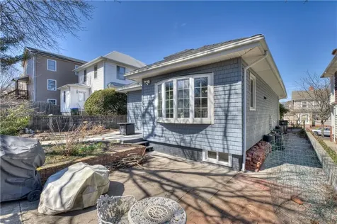 66 Roanoke Street Providence RI 02908