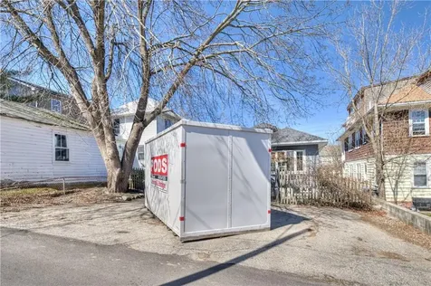 66 Roanoke Street Providence RI 02908