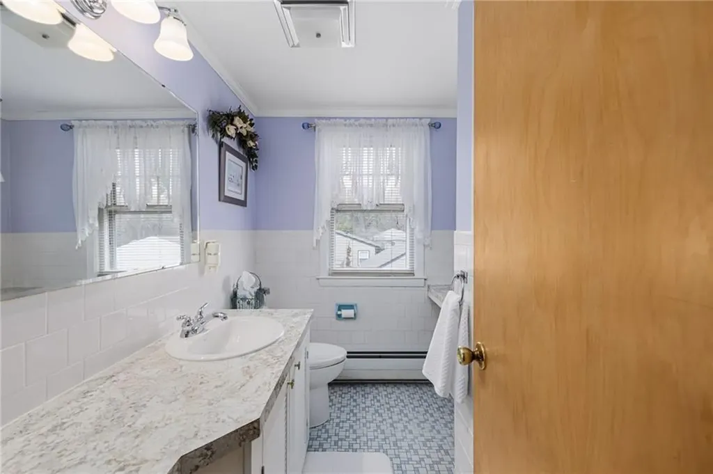 10 Bellevue Avenue North Providence RI 02911