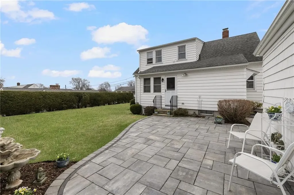 10 Bellevue Avenue North Providence RI 02911