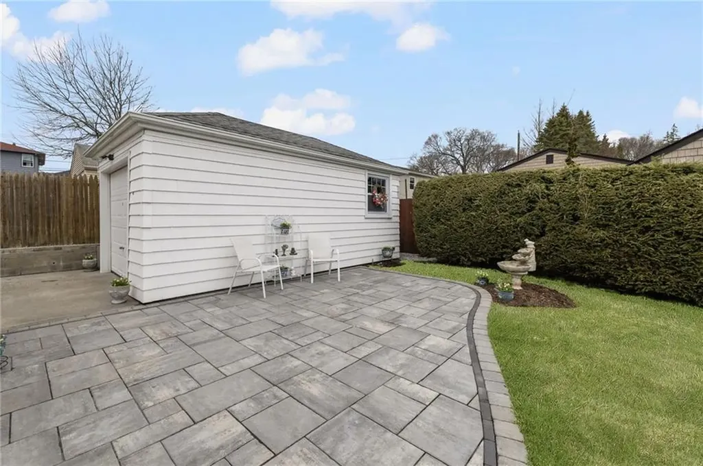 10 Bellevue Avenue North Providence RI 02911