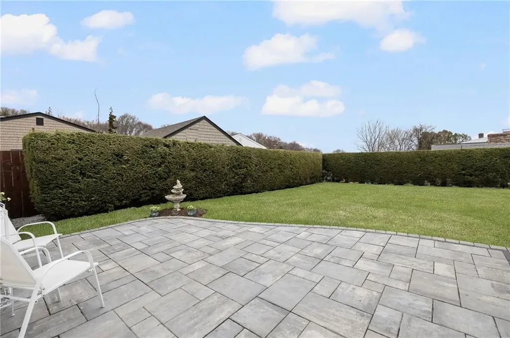 10 Bellevue Avenue North Providence RI 02911