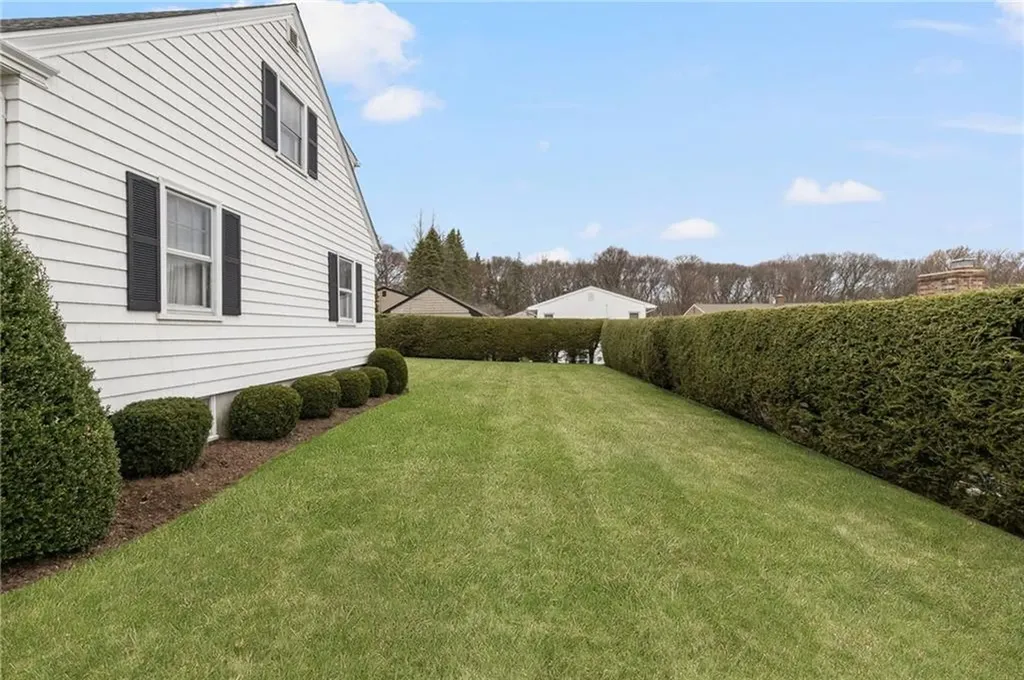 10 Bellevue Avenue North Providence RI 02911