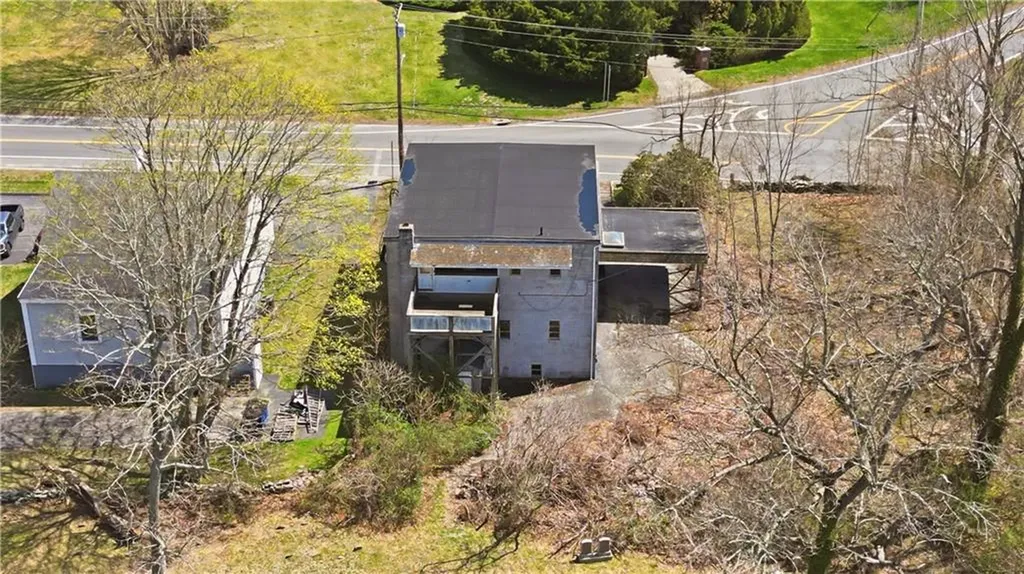 1449 Main Road Tiverton RI 02878