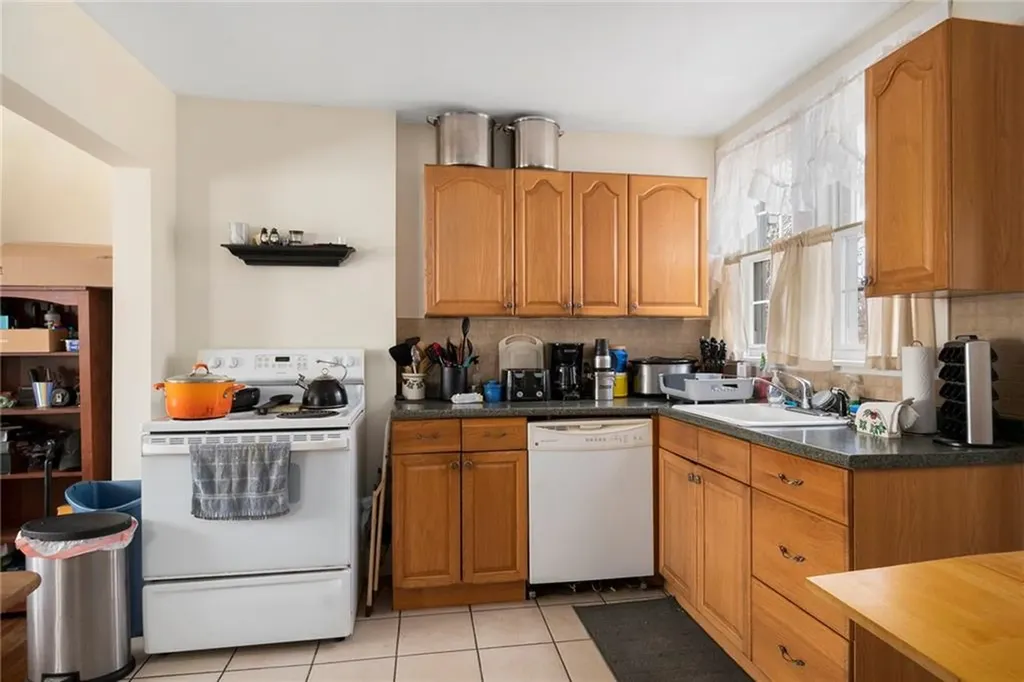 482 Providence Street West Warwick RI 02893