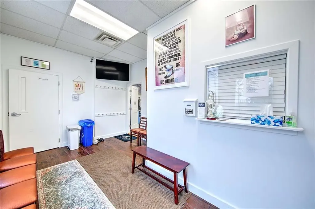 606 Metacom Avenue Warren RI 02885