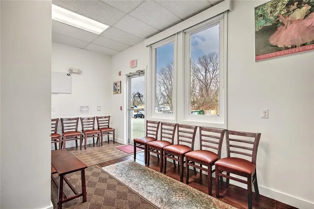 606 Metacom Avenue Warren RI 02885