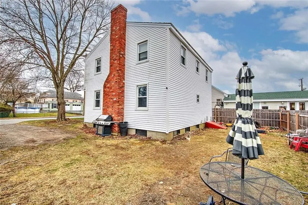 606 Metacom Avenue Warren RI 02885