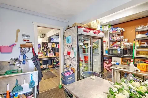606 Metacom Avenue Warren RI 02885