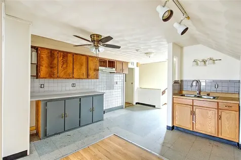 606 Metacom Avenue Warren RI 02885