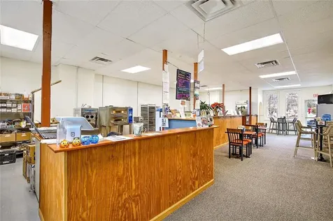 606 Metacom Avenue Warren RI 02885