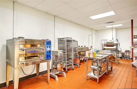 606 Metacom Avenue Warren RI 02885