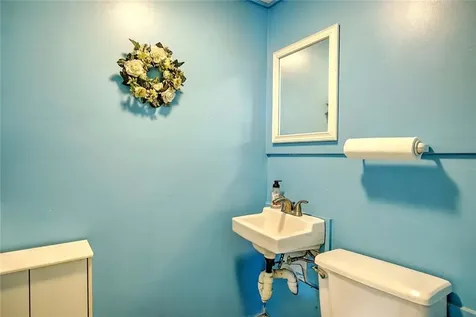 606 Metacom Avenue Warren RI 02885