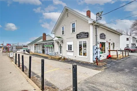 606 Metacom Avenue Warren RI 02885