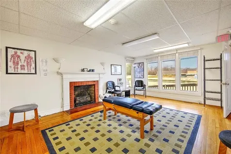 606 Metacom Avenue Warren RI 02885
