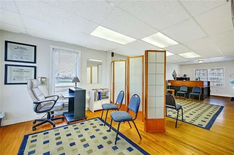 606 Metacom Avenue Warren RI 02885