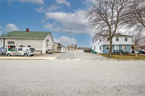 606 Metacom Avenue Warren RI 02885