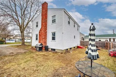 606 Metacom Avenue Warren RI 02885