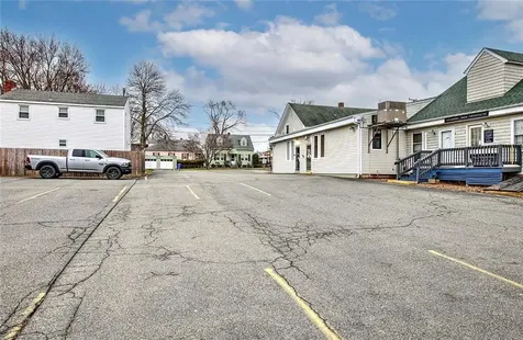 606 Metacom Avenue Warren RI 02885