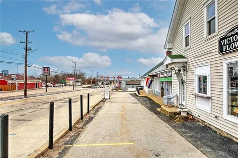 606 Metacom Avenue Warren RI 02885