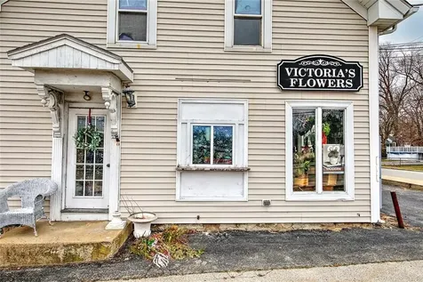 606 Metacom Avenue Warren RI 02885