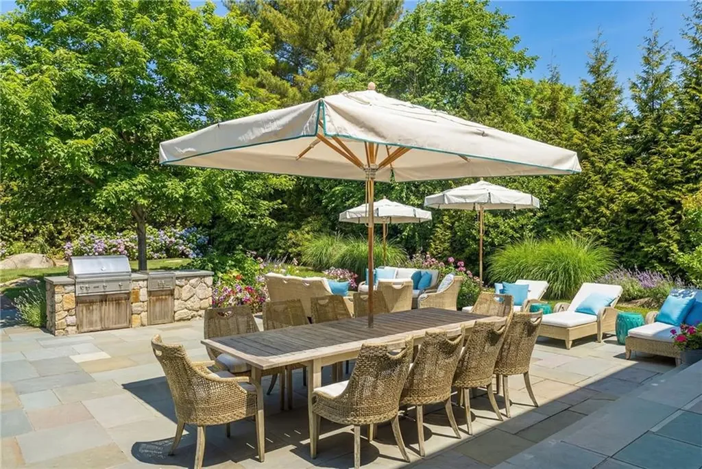31 Ninigret Avenue Charlestown RI 02813