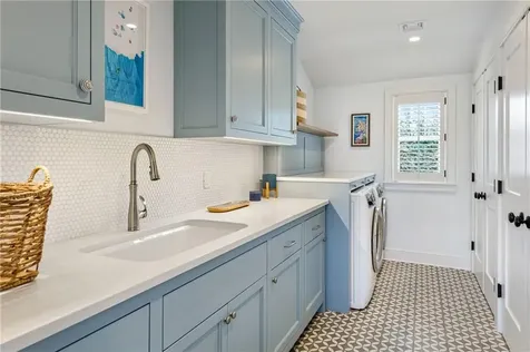 31 Ninigret Avenue Charlestown RI 02813