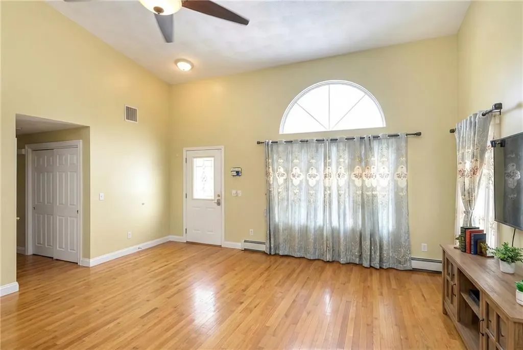 36 Great Oak Drive Warwick RI 02886