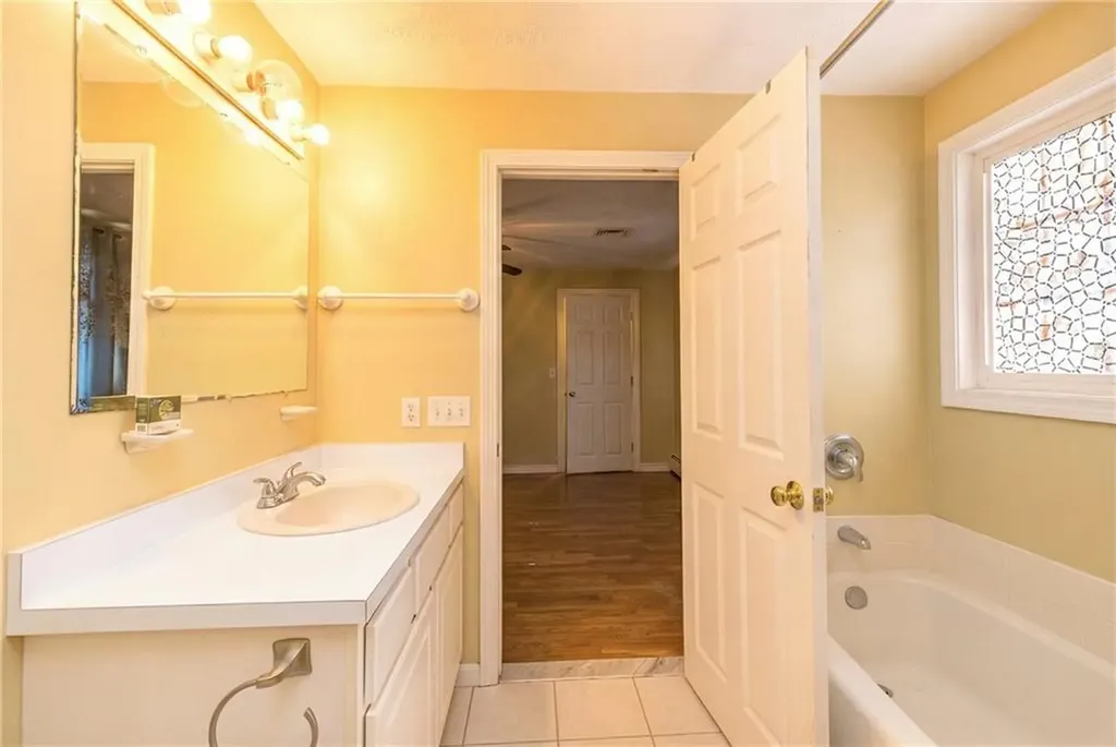 36 Great Oak Drive Warwick RI 02886