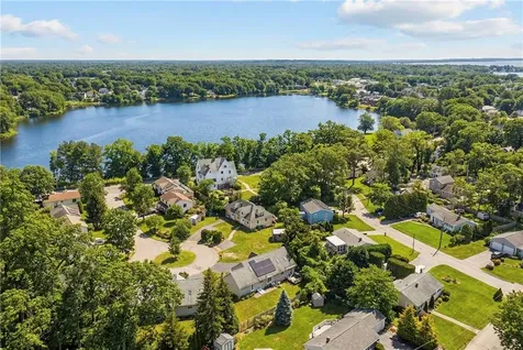 36 Great Oak Drive Warwick RI 02886