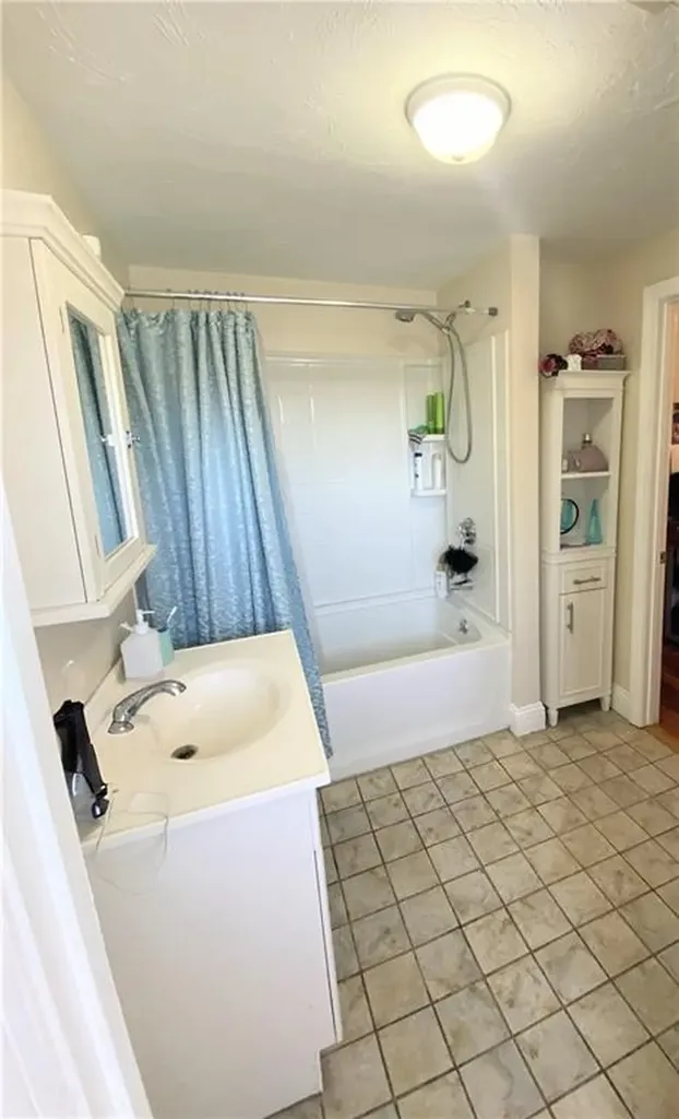 128 Fern Street Warwick RI 02889