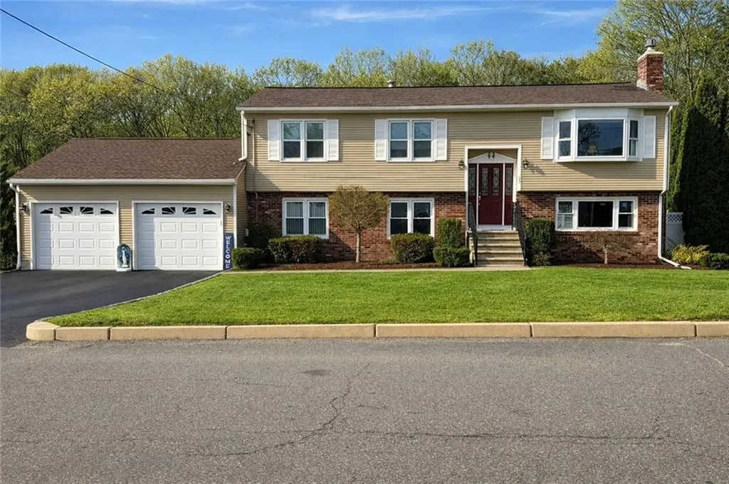 53 Bicentennial Way North Providence RI 02911
